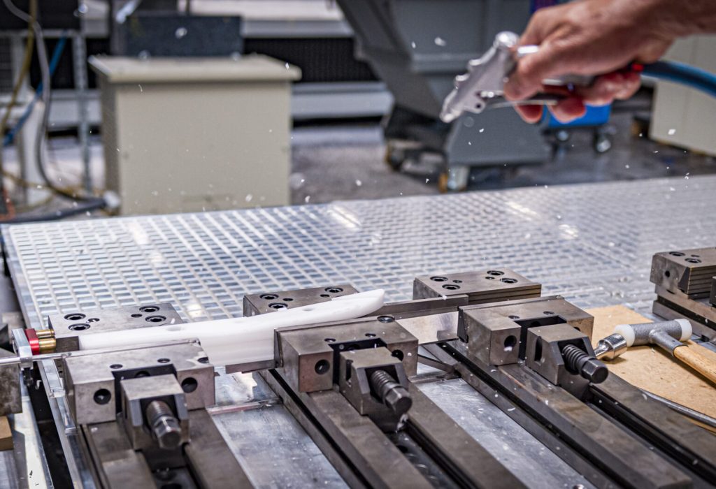 Usinage-plastique-fabrication-soustractive-fraisage-tournage-découpe-laser